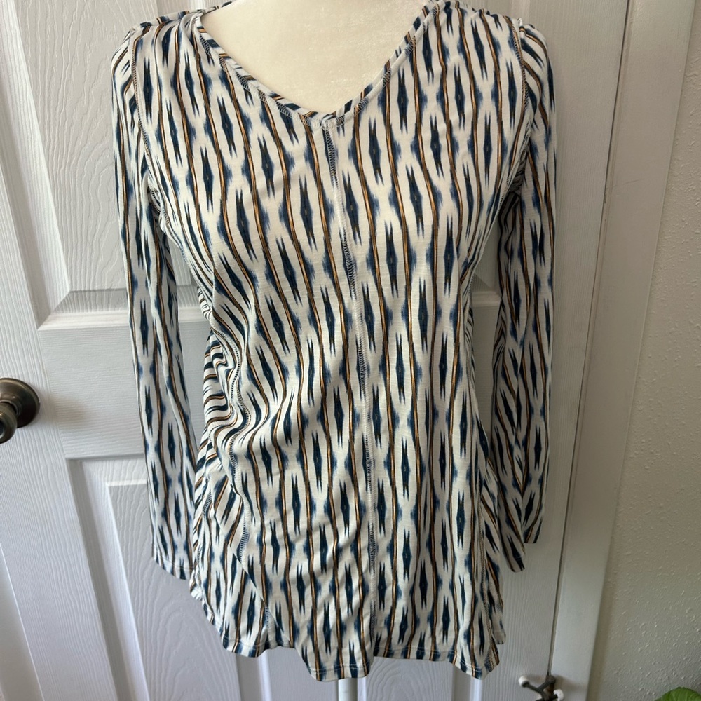 Chicos Zenergy long sleeve top